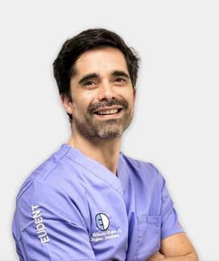Dr. Roberto Rojas Guzmán, especialista en implantología